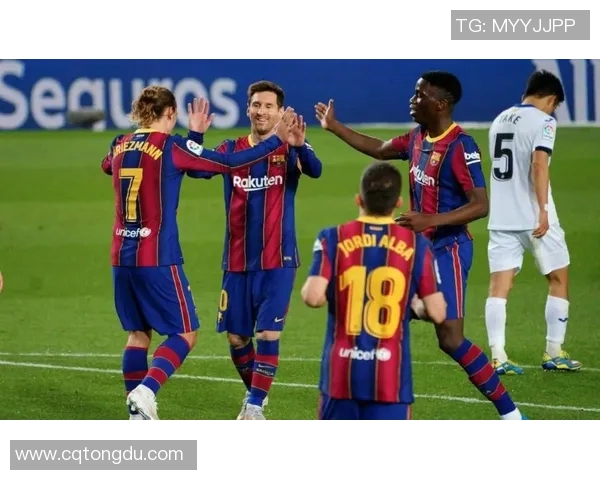 南美足球明星立牌展示当今足坛巨星风采与荣耀